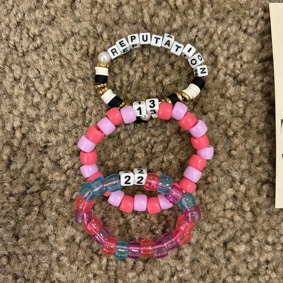 VIP EXCLUSIVE TAYLOR SWIFT MERCH - Picture 3 of 7